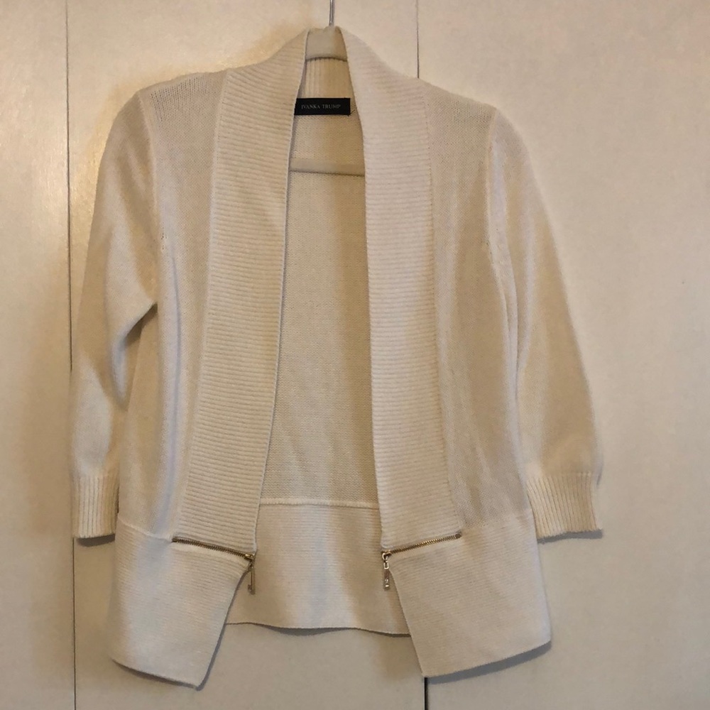 Ivanka Trump. Ivory. Jacket/sweater. 60% cotton. Size M